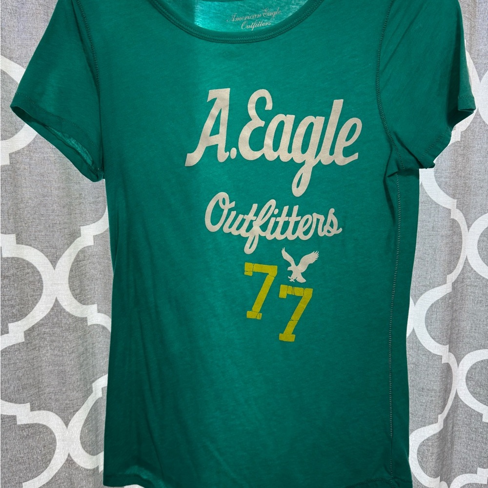 A. Eagle Outfitters Green Graphic Tee